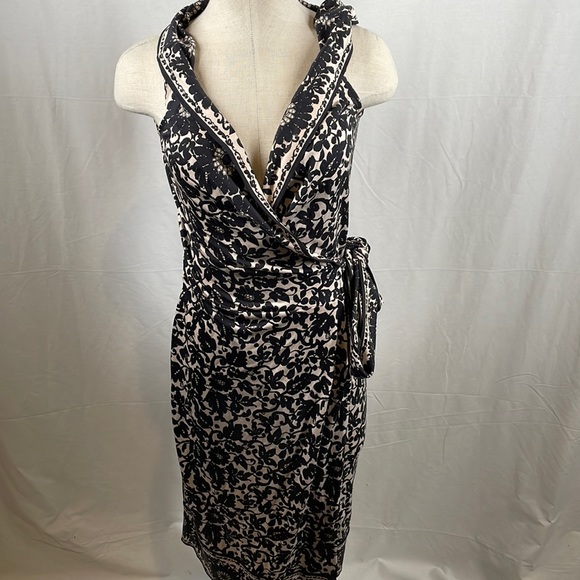 Diane Von Furstenberg Dresses & Skirts - Diane Von Furstenberg Fariba wrap dress size 8